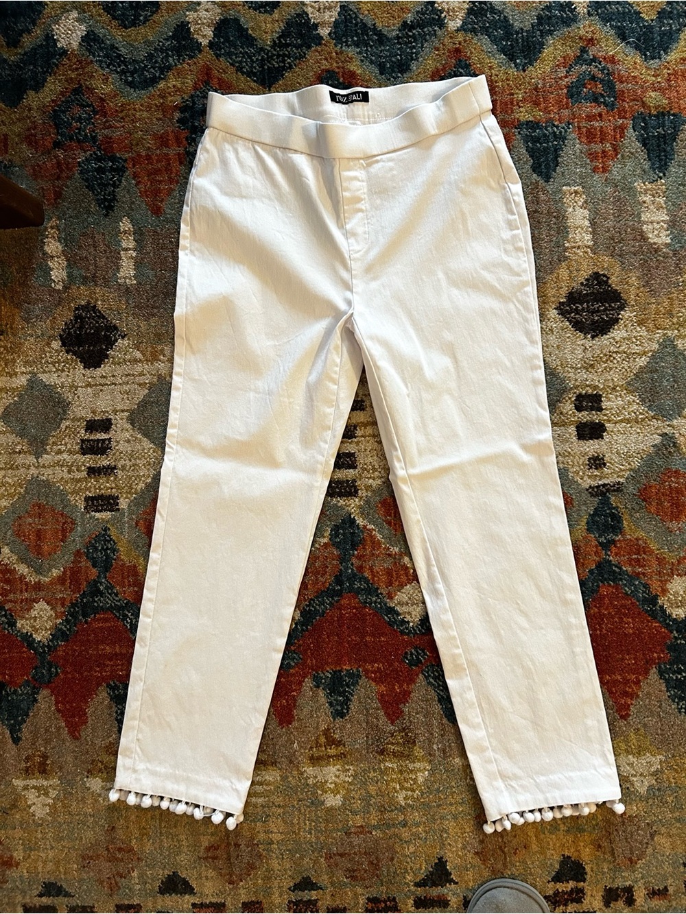 Roz & Ali White Cropped Pom-Hem Pants